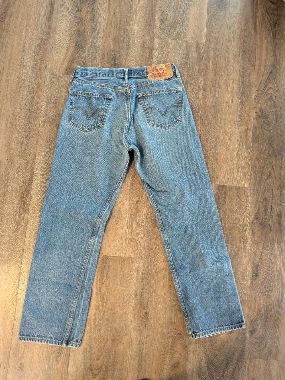 Vintage 2000s Levis 501 Jeans Mens W34 L33 Light Wash Blue Straight Button Fly.